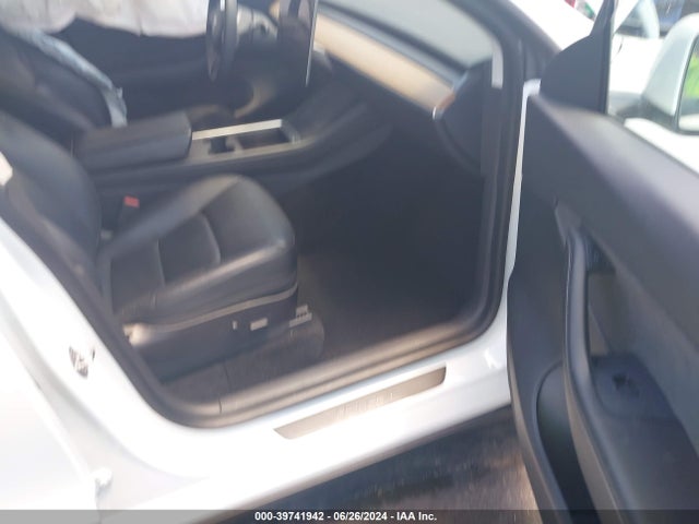2021 TESLA MODEL Y 5YJYGDEEXMF186521 Photo 4