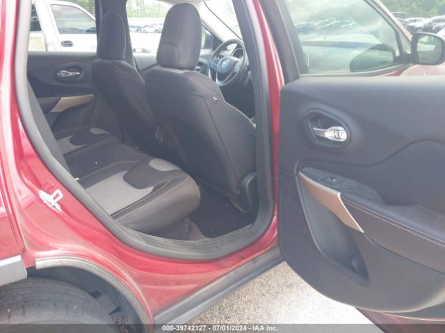1C4PJLAB3HW592788 Jeep Cherokee Sport Fwd