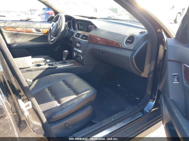 WDDGF4HB2EA954833 Mercedes-Benz C 250 Luxury/sport