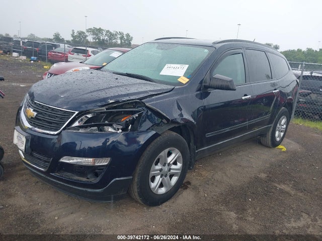 Chevrolet Traverse Ls 2015 1GNKRFED2FJ272198 Image 2