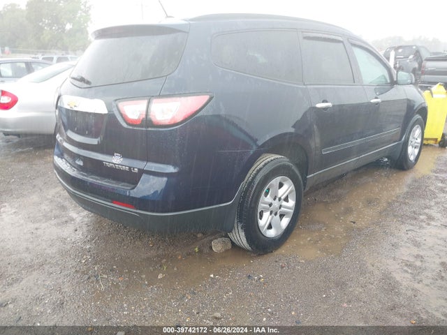 Chevrolet Traverse Ls 2015 1GNKRFED2FJ272198 Image 4