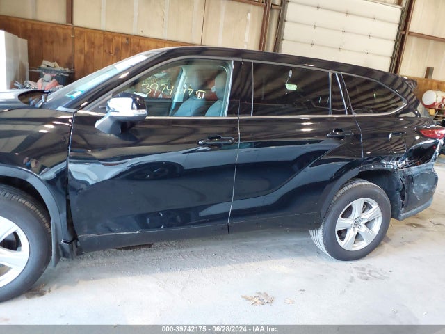 Toyota Highlander Le 2022 5TDBZRBH0NS572356 Image 14