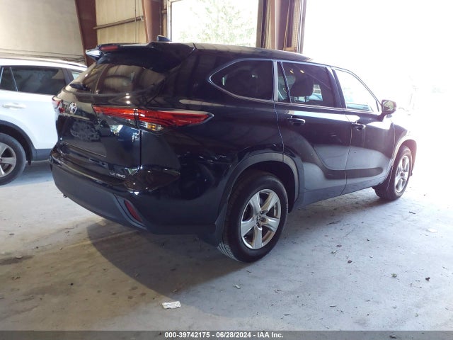 Toyota Highlander Le 2022 5TDBZRBH0NS572356 Image 4