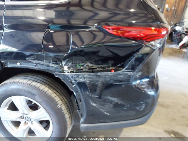 Toyota Highlander Le 2022 5TDBZRBH0NS572356 Image 6