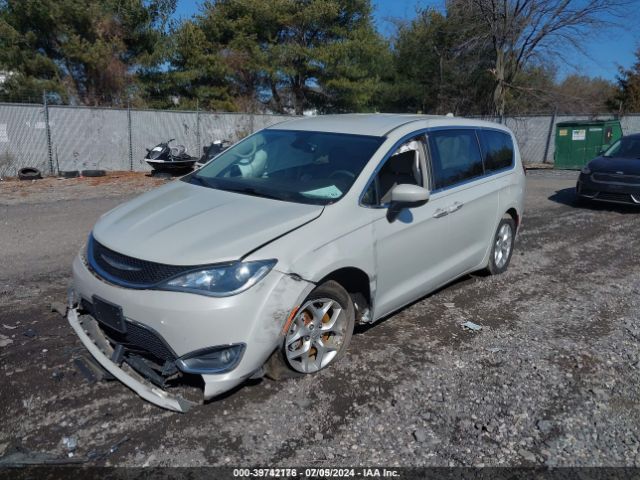 2C4RC1BG8HR796013 Chrysler Pacifica Touring Plus