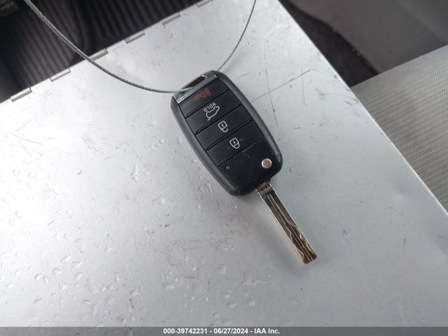 KIA SEDONA LX 2015 KNDMB5C10F6044731 Image 11