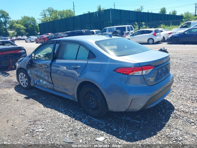 Toyota COROLLA LE 2022 JTDEPMAEXN3029627 Image 3