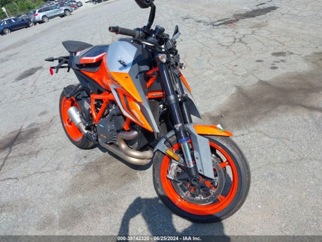 2022 KTM 1290 VBKV39408NM952528