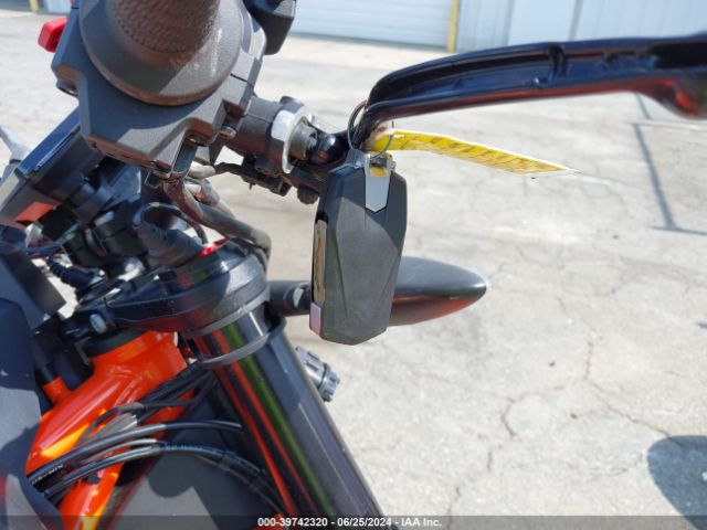 2022 KTM 1290 VBKV39408NM952528 Photo 10