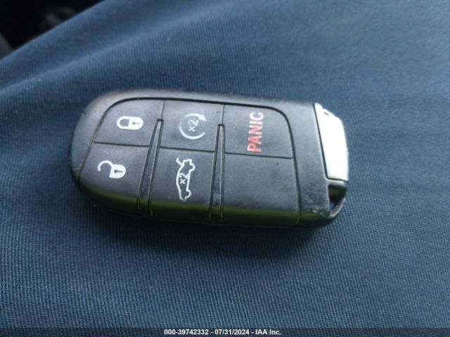2C3CDXBG8JH180236 Dodge Charger Sxt Rwd