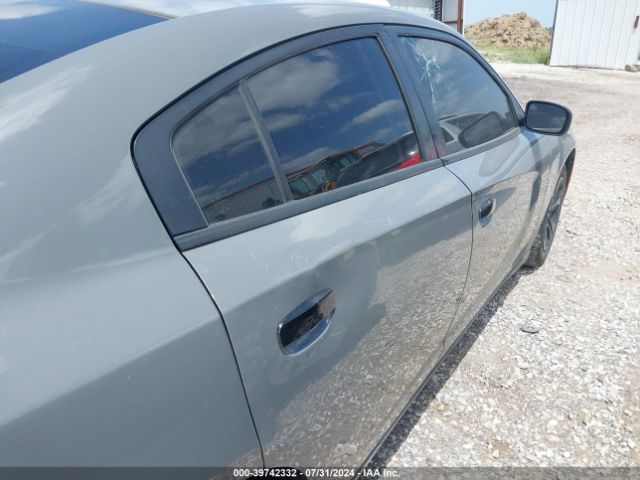2C3CDXBG8JH180236 Dodge Charger Sxt Rwd