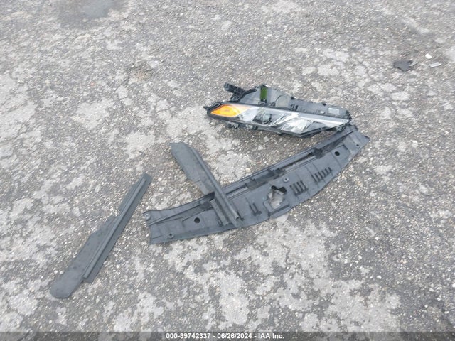 Toyota CAMRY LE 2024 4T1C11AK8RU867017 Image 12