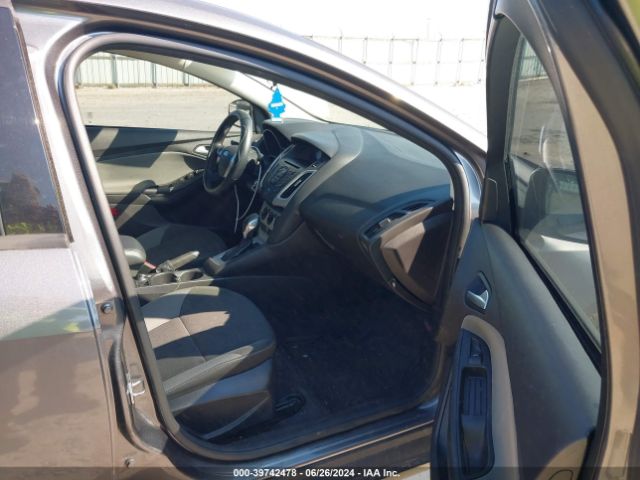1FADP3F20EL435880 Ford FOCUS SE