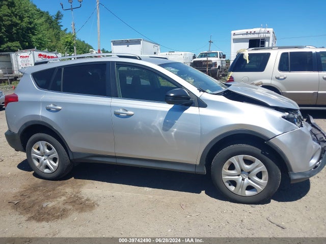 Toyota RAV4 LE 2015 JTMBFREV7FD101120 Image 13