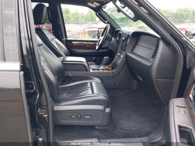 5LMJJ3JTXHEL00678 Lincoln Navigator L Select