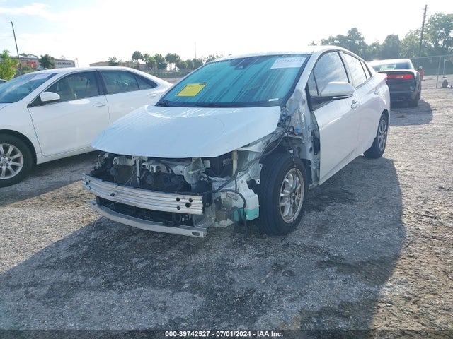 Toyota Prius Prime Limited 2021 JTDKAMFP1M3193152 Image 2