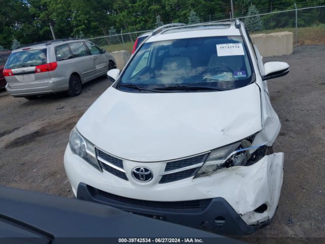 JTMRFREV5FD119257 Toyota Rav4 Xle