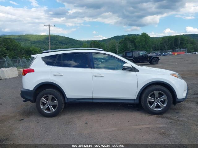 JTMRFREV5FD119257 Toyota Rav4 Xle