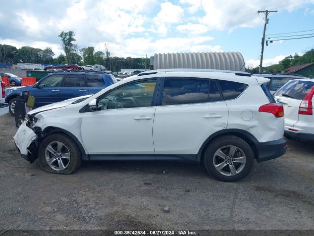 JTMRFREV5FD119257 Toyota Rav4 Xle
