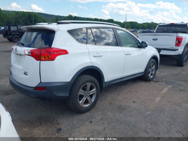 JTMRFREV5FD119257 Toyota Rav4 Xle