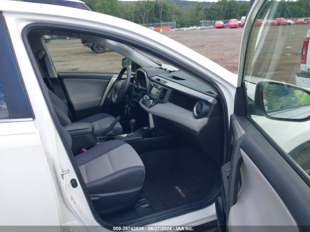 JTMRFREV5FD119257 Toyota Rav4 Xle
