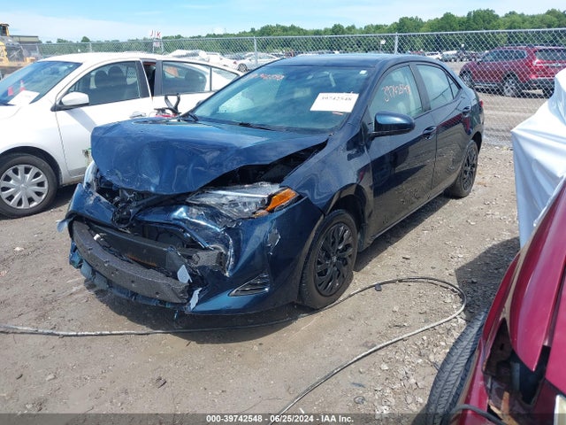 Toyota COROLLA LE 2018 2T1BURHE3JC107746 Image 2