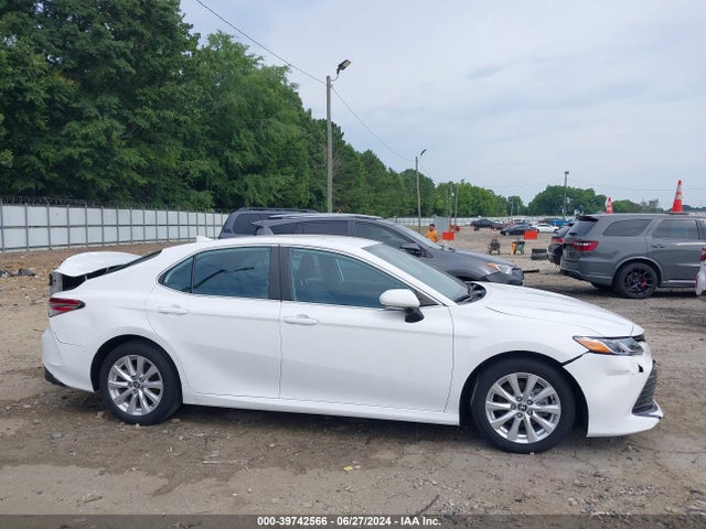 Toyota CAMRY LE 2020 4T1L11AK2LU946254 Image 13