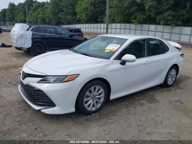 Toyota CAMRY LE 2020 4T1L11AK2LU946254 Image 2