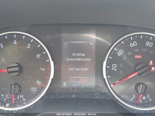 Toyota RAV4 LE 2019 JTMH1RFV7KD002184 Image 16