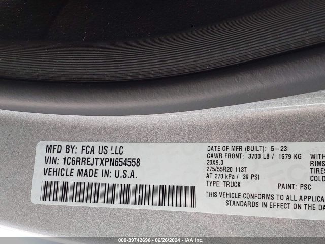 1C6RREJTXPN654558 RAM 1500 Laramie  4x2 5'7 Box