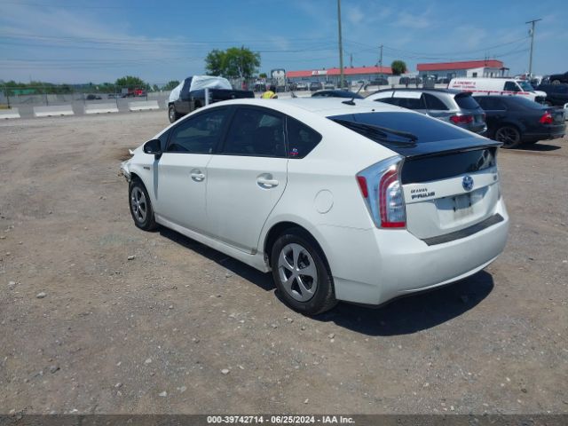 JTDKN3DU6F1913759 Toyota Prius Four