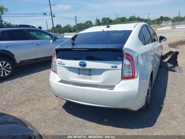 JTDKN3DU6F1913759 Toyota Prius Four