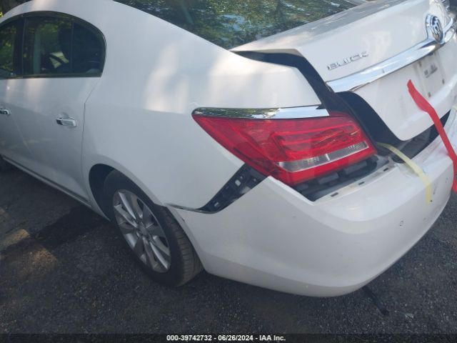1G4GB5GRXFF242483 Buick Lacrosse Leather