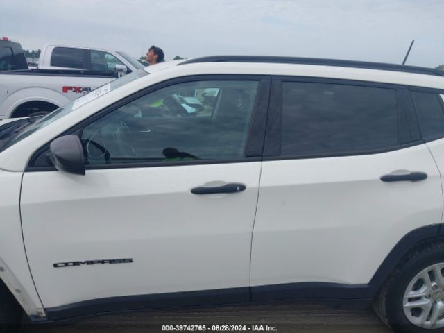3C4NJCAB5JT495420 Jeep Compass Sport Fwd