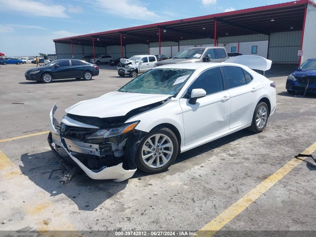Toyota CAMRY LE 2023 4T1C11AK3PU818384 Image 2