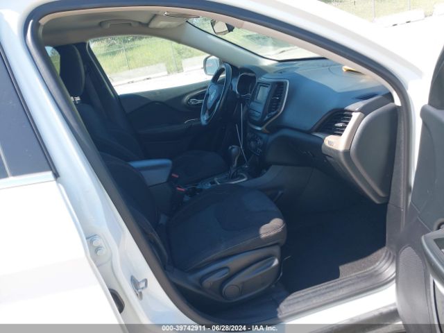 1C4PJMCBXFW784919 Jeep Cherokee Latitude