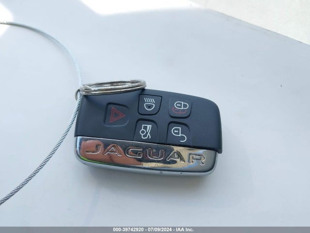 2016 JAGUAR XJ SAJWA2G79G8V99631 Photo 10