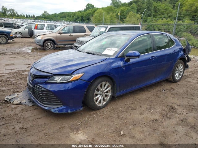 Toyota CAMRY LE 2018 JTNB11HK7J3031596 Image 2