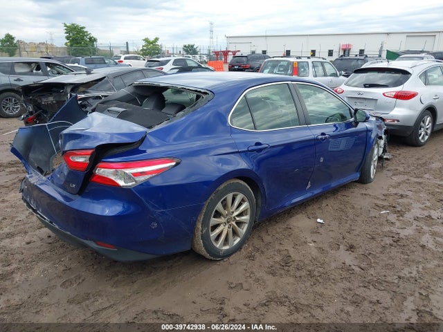 Toyota CAMRY LE 2018 JTNB11HK7J3031596 Image 4