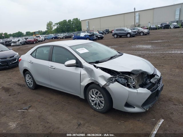 Toyota COROLLA LE 2019 2T1BURHE0KC140866 main image