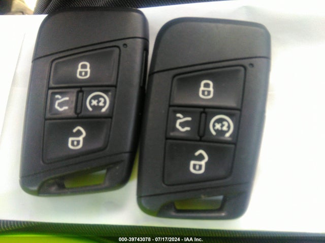 3VV2B7AXXJM036513 Volkswagen Tiguan