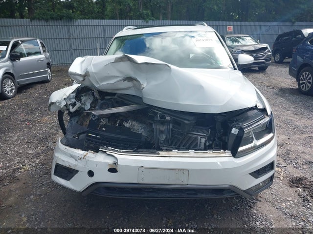 3VV2B7AXXJM036513 Volkswagen Tiguan