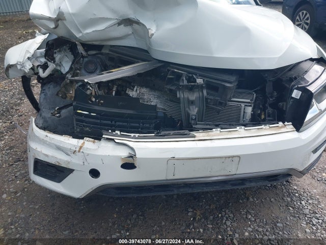 3VV2B7AXXJM036513 Volkswagen Tiguan