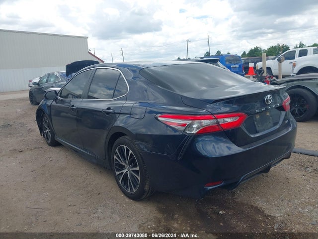 Toyota CAMRY SE 2018 4T1B11HK2JU658443 Image 3