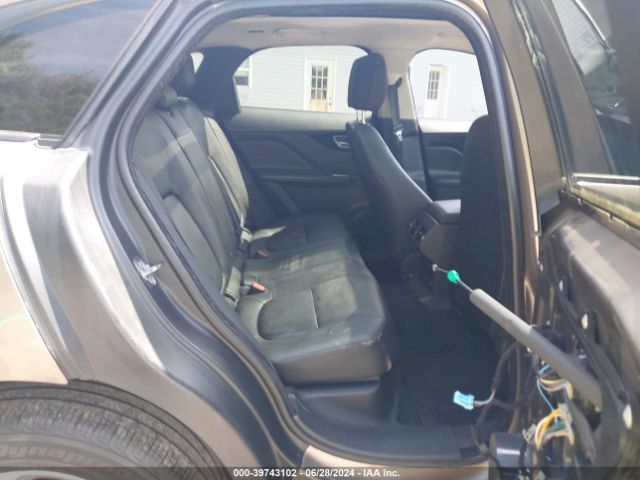 SADCJ2BV1HA082541 Jaguar F-pace 35t Premium