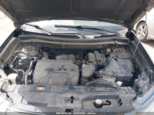 JA4AD3A39GZ013915 Mitsubishi Outlander Se