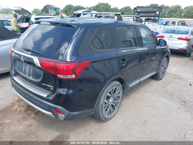 JA4AD3A39GZ013915 Mitsubishi Outlander Se