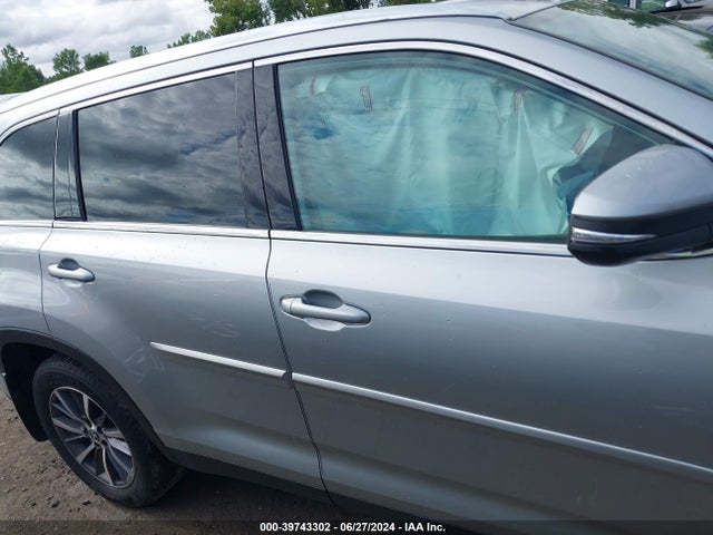Toyota Highlander Xle 2019 5TDJZRFH5KS584360 Image 14
