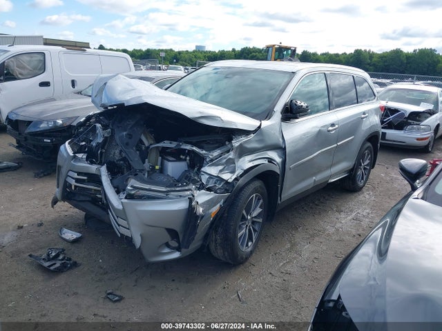 Toyota Highlander Xle 2019 5TDJZRFH5KS584360 Image 2