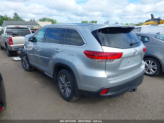 Toyota Highlander Xle 2019 5TDJZRFH5KS584360 Image 3